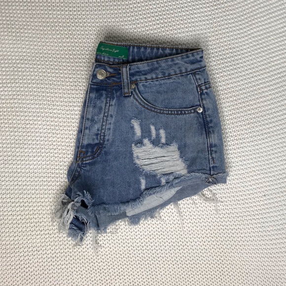 Signature 8 Denim shorts - Picture 4 of 4
